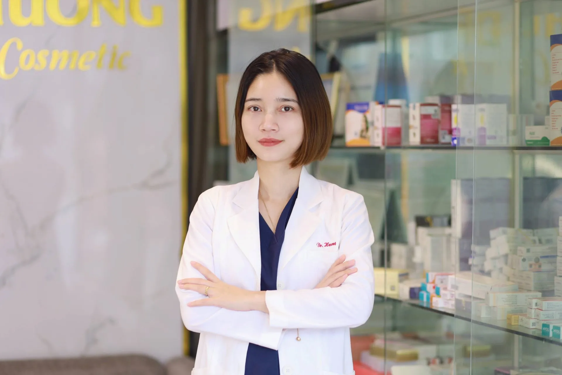 Bác sĩ Nguyễn Hương đang làm việc